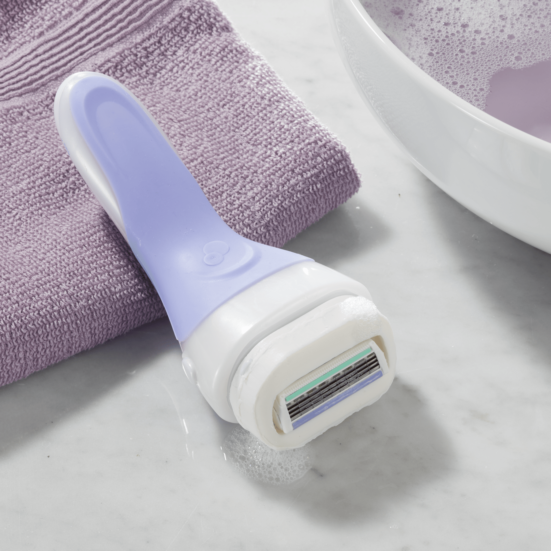 Intuition 2-in-1 Dry Skin Razor in the shower